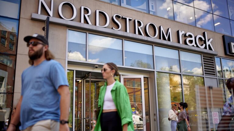 107155062 1669052594417 gettyimages 1242726075 NORDSTROM EARNS