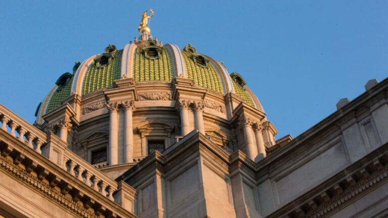 harrisburg pennsylvania capitol 12082015 AP AP24201568873950