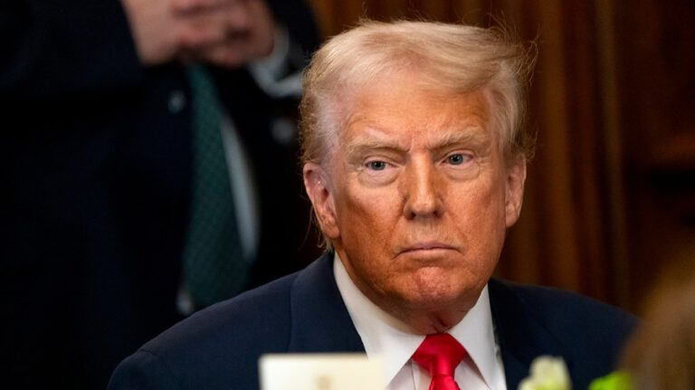 trumpdonald 031225gn07 w