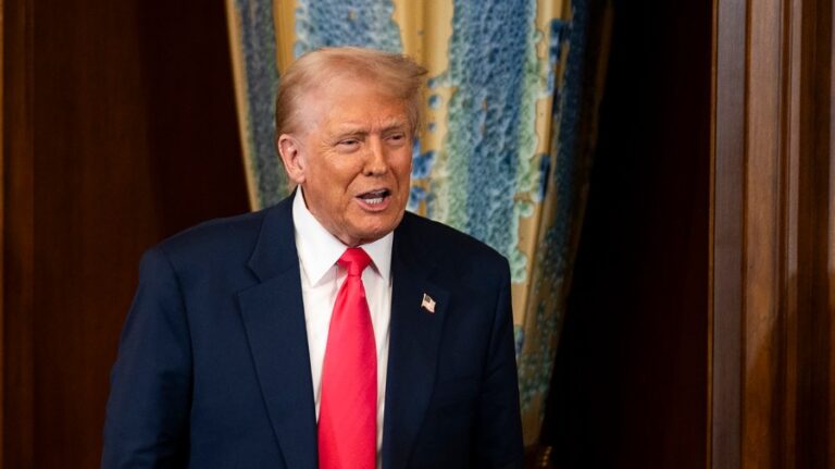 trumpdonald 031225gn09 w