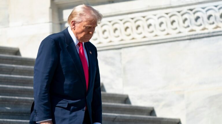 trumpdonald 031225gn12 w