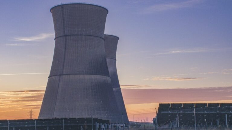 nuclear renewables istock 0524